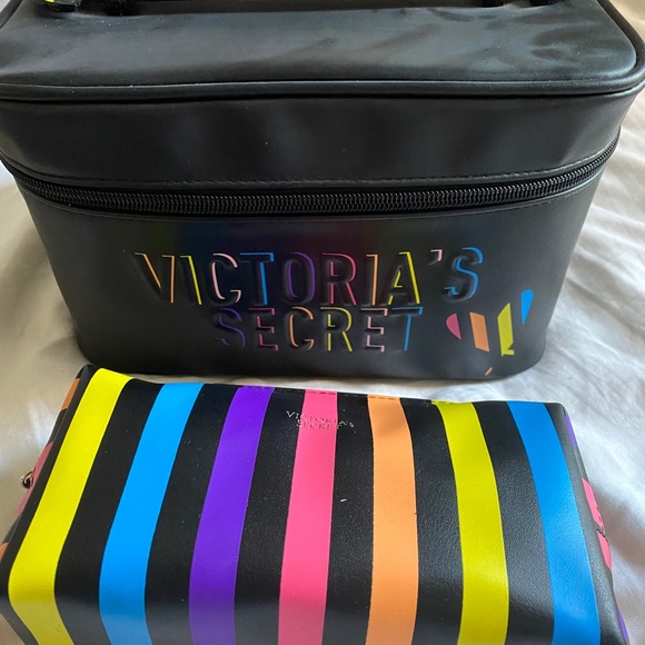Victoria Secret makeup travel bag - Picture 4 of 6